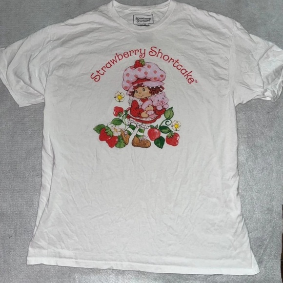 Strawberry Shortcake White Graphic Tee - Picture 1 of 2